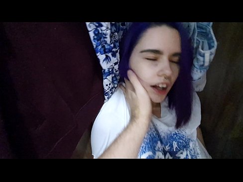 ❤️ Habe meine Schwester im Schrank gefunden und ihr beim Abspritzen geholfen ❤️❌ Porno bei uns ❌️